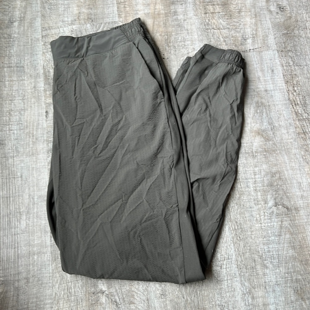 Athleta textured Brooklyn joggers.